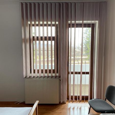 Гостевой дом Casa "Ierusalim-Hozeva-Hozeva" Minastirea Neamt Экстерьер фото